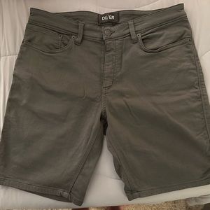 DUER No Sweat Relaxed Fit Short in Gull size 36